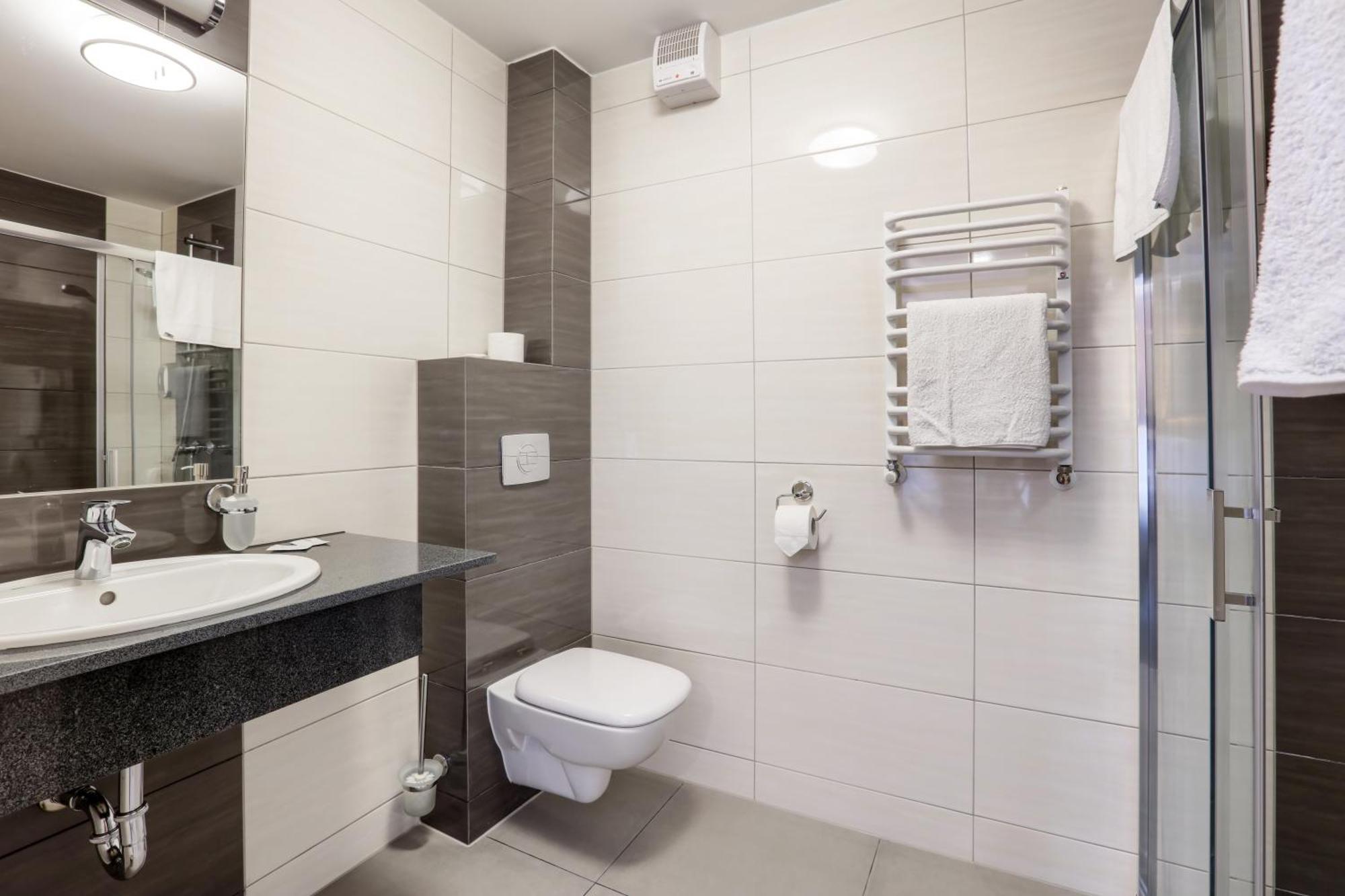 Hotel Weneda Opole Quarto foto