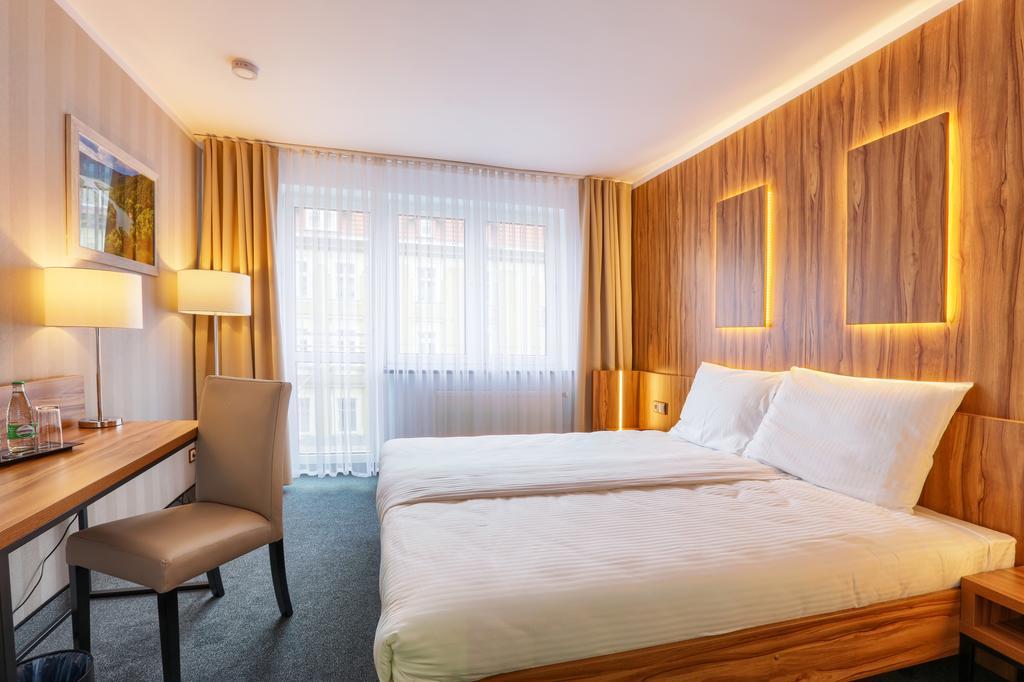 Hotel Weneda Opole Quarto foto